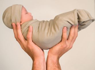 ENVOLVER AL BEBE, Y RIESGO DE SÍNDROME DE MUERTE SÚBITA INFANTIL.